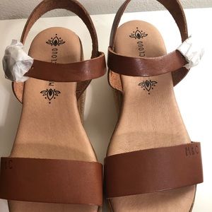 Brown Lindsay Sandals Size 8/39